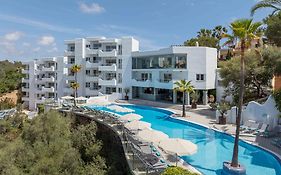 Ferrera Beach Suites & Apartments